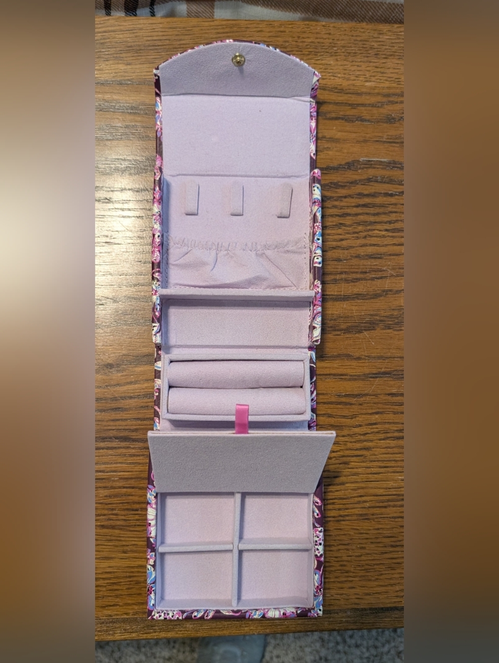 Lilly Pulitzer Floral Jewelry Travel Case in Plum Pink Blue - Picture 4 of 12